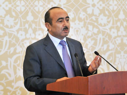 Azerbaijan`s presidential aide meets heads of media outlets